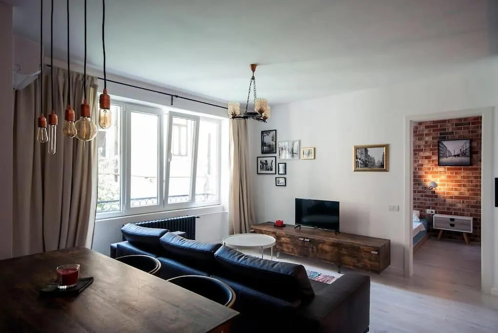 Retro Midtown Apartment Bucharest